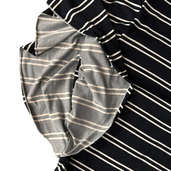 Cute navy and white flare sleeve top - Picture 5 of 5